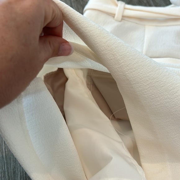 Loft Cream High Waist Casual Shorts with Drawstring and Textured Fabric - Picture 5 of 6